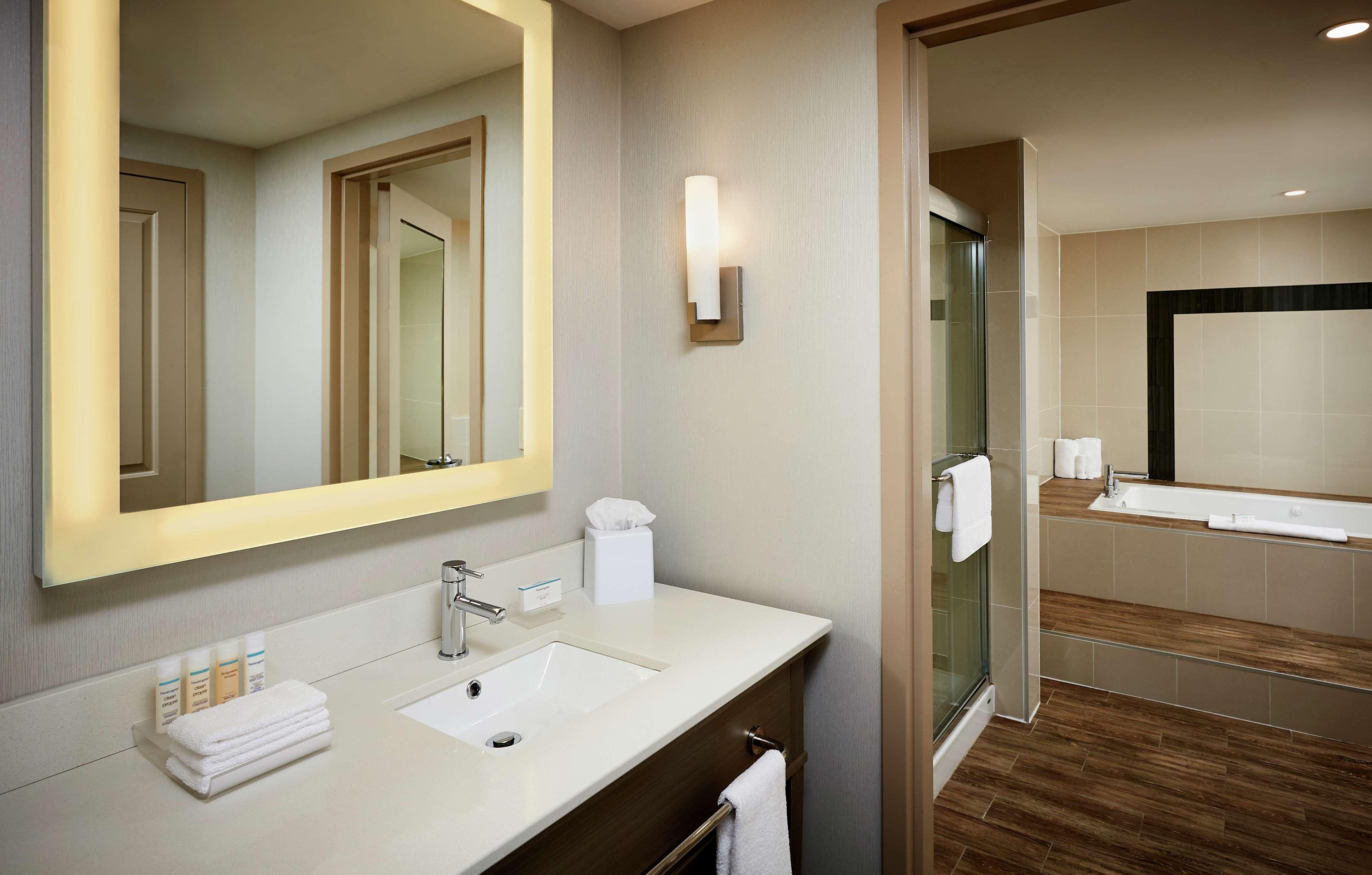Homewood Suites By Hilton North Bay Exterior photo